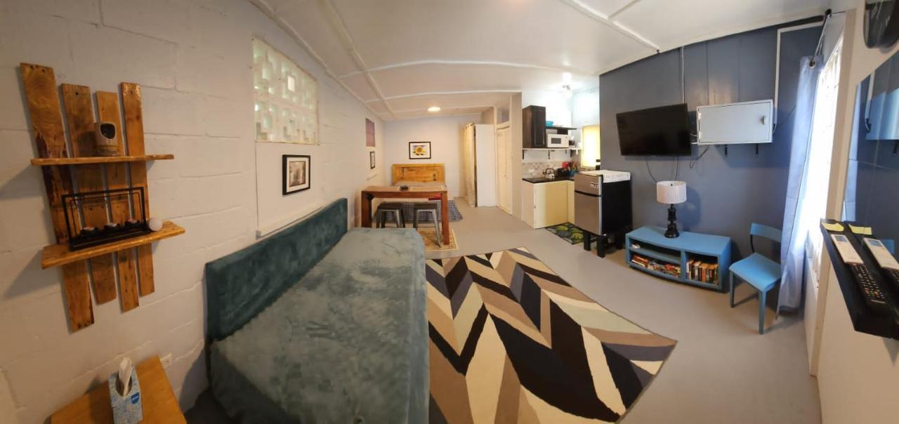 Gloria'S Mini Hideaway Apartment Christ Church Exterior foto